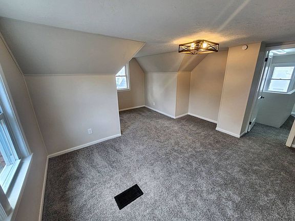 5th image of 16301 Invermere Ave