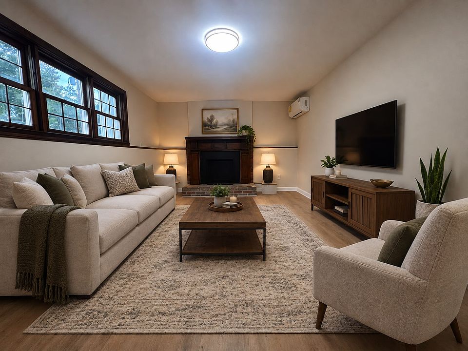 1st image of 8 Birch Ln #A