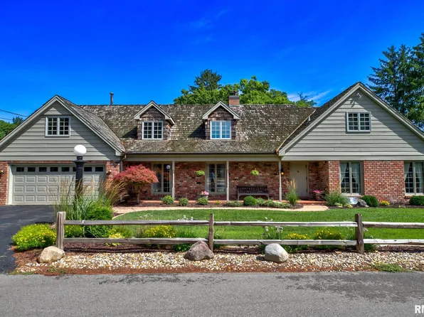 511 E High Point Pl, Peoria, IL 61614