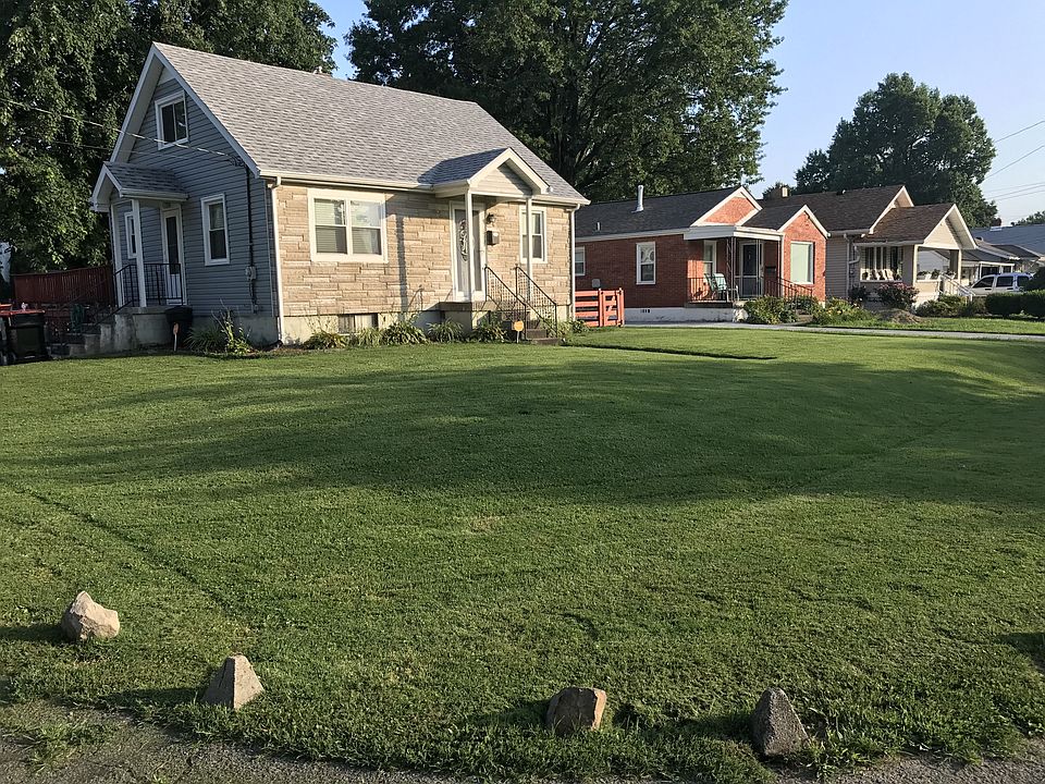 1st image of 860 Parkway Dr