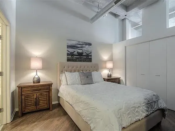 2107 Grand Blvd APT 903, Kansas City, MO 64108