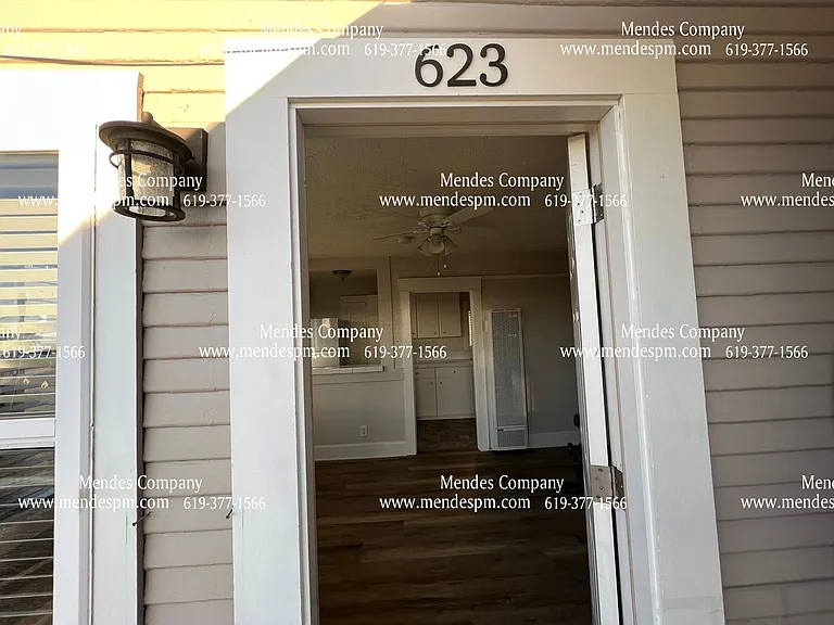 623 W Kalmia St — Photo 4
