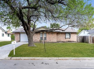 206 Royal Dr, Converse, TX 78109