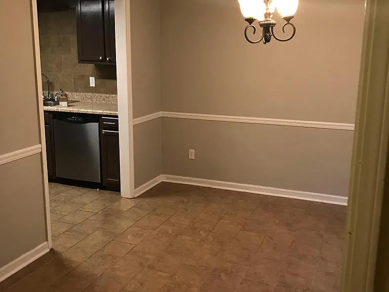 106 Oak Cir — Photo 3