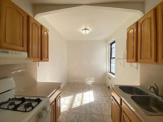 4th image of 8309 Lefferts Blvd APT 3