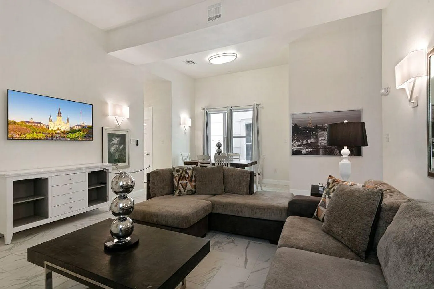 3 bed, 2.0 bath, 1399 sqft, $8,308 — Photo 1