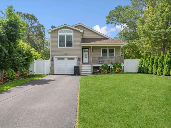 54 Baybright W Drive, Shirley, NY 11967