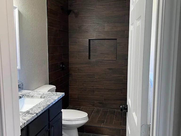 214 S Florence St — Photo 8