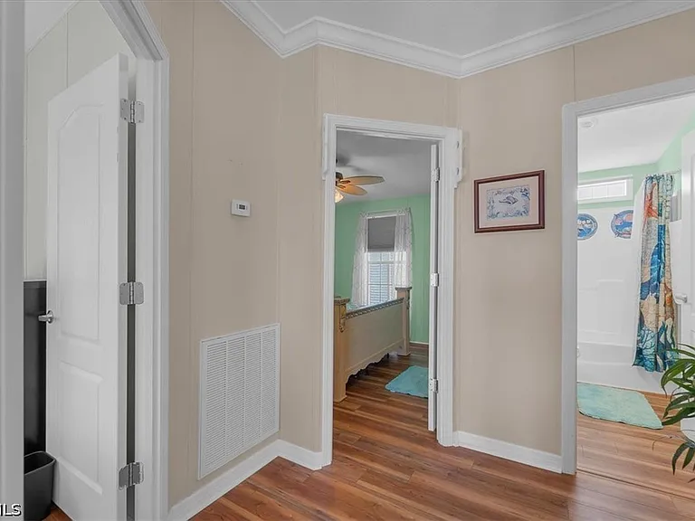 701 Coral Dr — Photo 16
