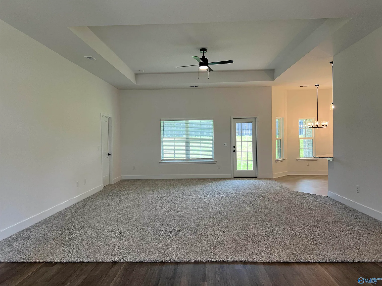4 bed, 3.0 bath, 2300 sqft, $2,150 — Photo 4