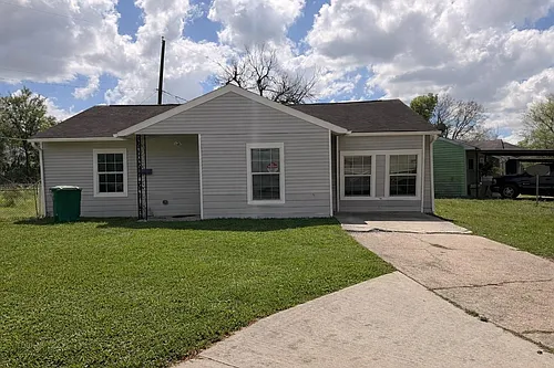 6103 Sherwood Dr Photo 1