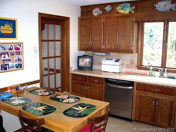 2nd image of 48 Robinhood Dr