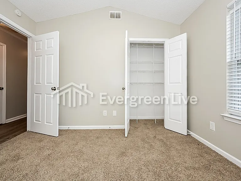 450 Kara Ln — Photo 12