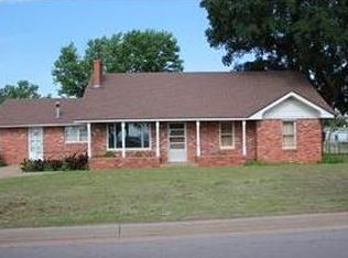 201 N 3rd St, Weatherford, OK 73096