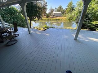 34036 Row River Rd, Cottage Grove, OR 97424