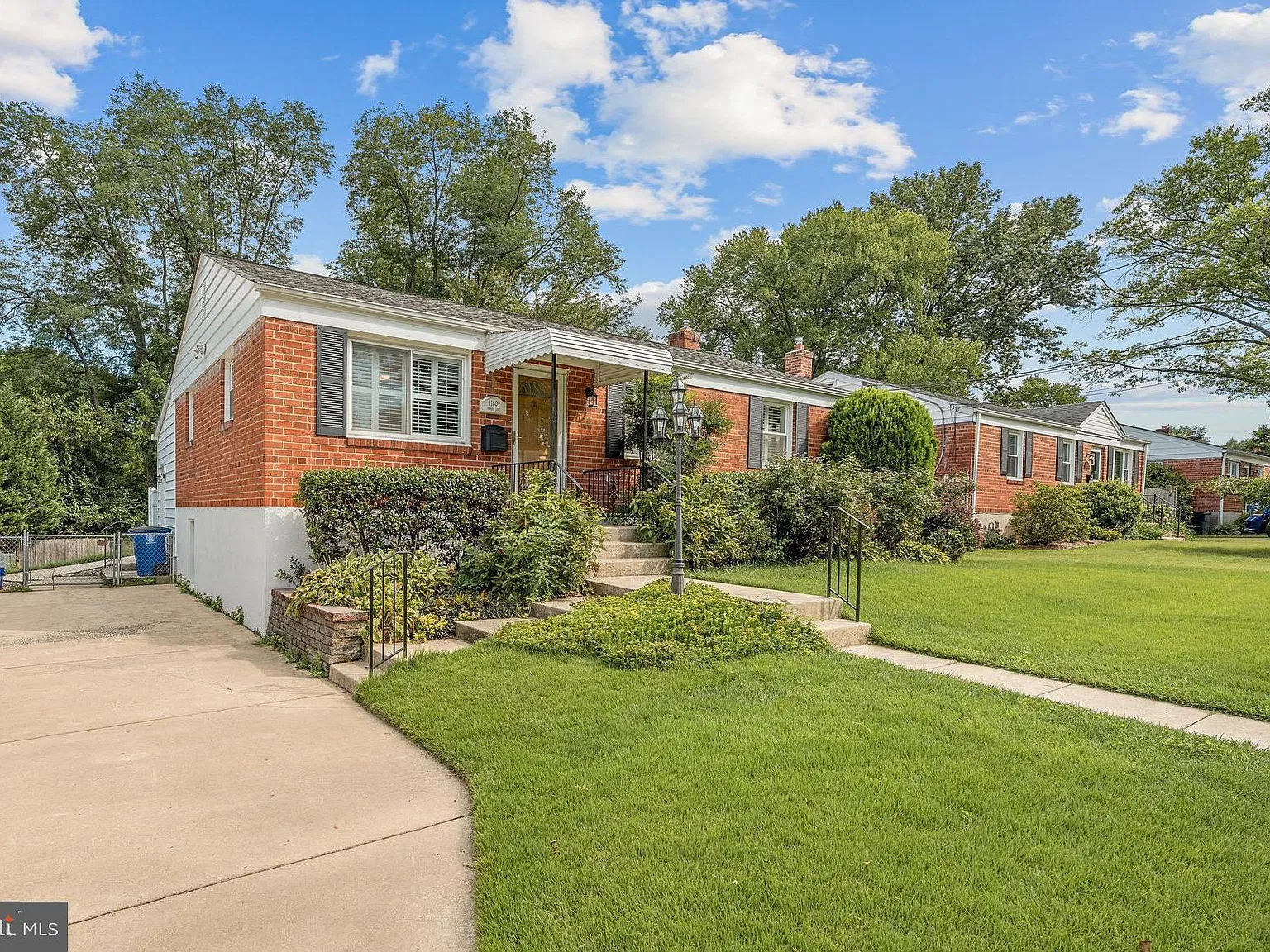 4 bed, 2.0 bath, 1482 sqft, $3,500 — Photo 1