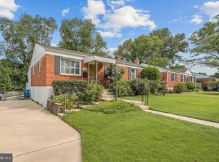 11809 Timber Ln, Rockville, MD 20852