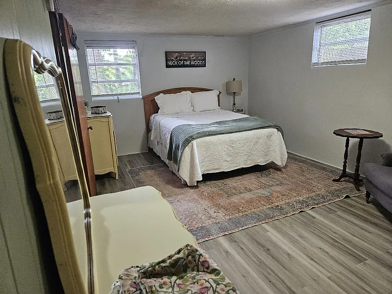 107 Pineland Dr — Photo 3