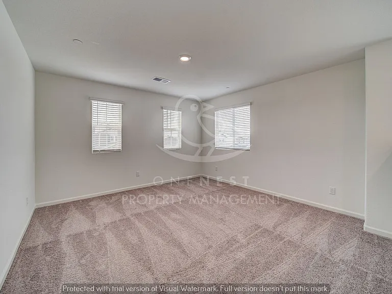 638 Valencia St — Photo 16