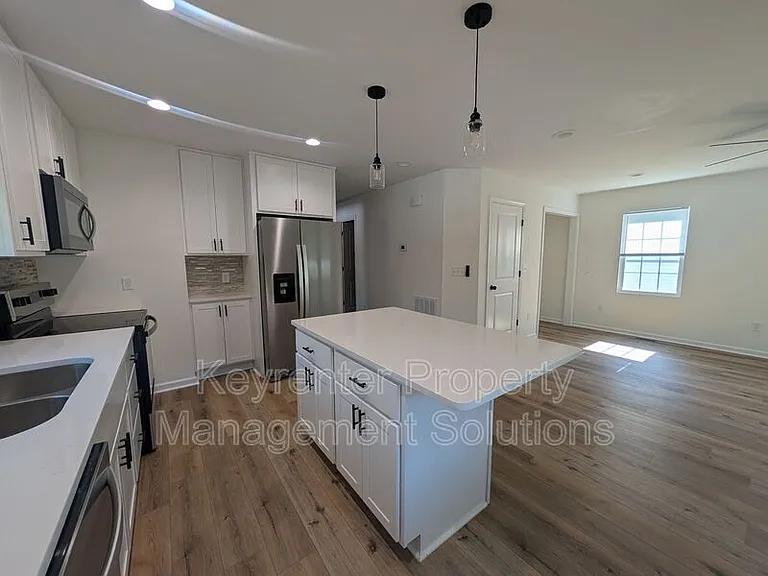 55 Breezewood Dr — Photo 14