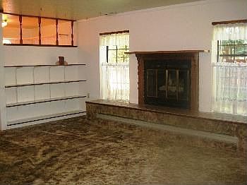 5th image of 393 Alturas Dr N