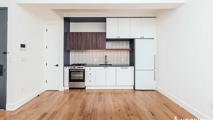 Rented by Nooklyn NYC LLC | media 9