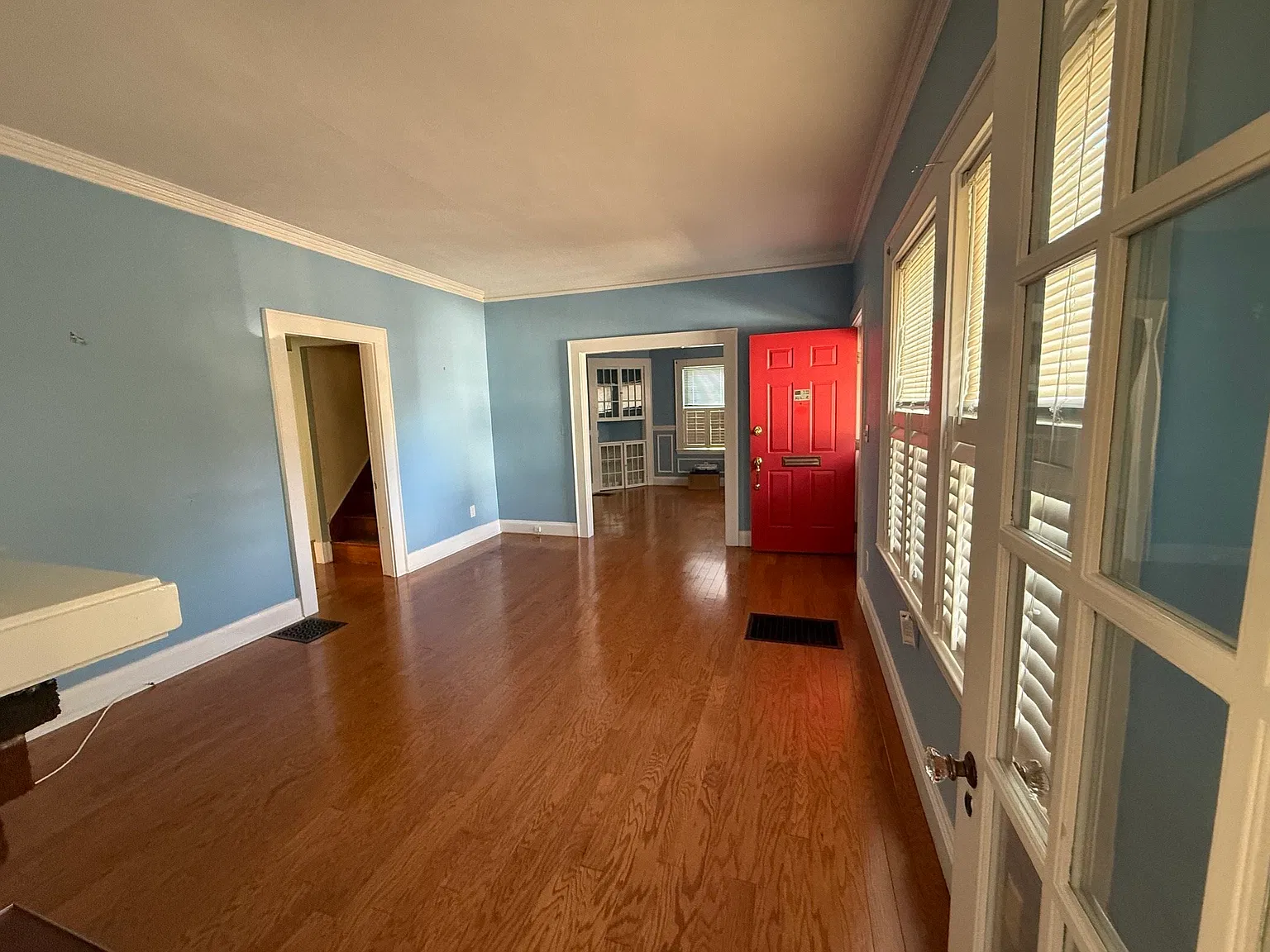 3 bed, 1.5 bath, 1377 sqft, $3,600 — Photo 4