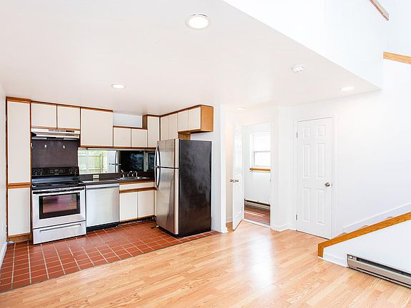 4th image of 9 Tipton Ln