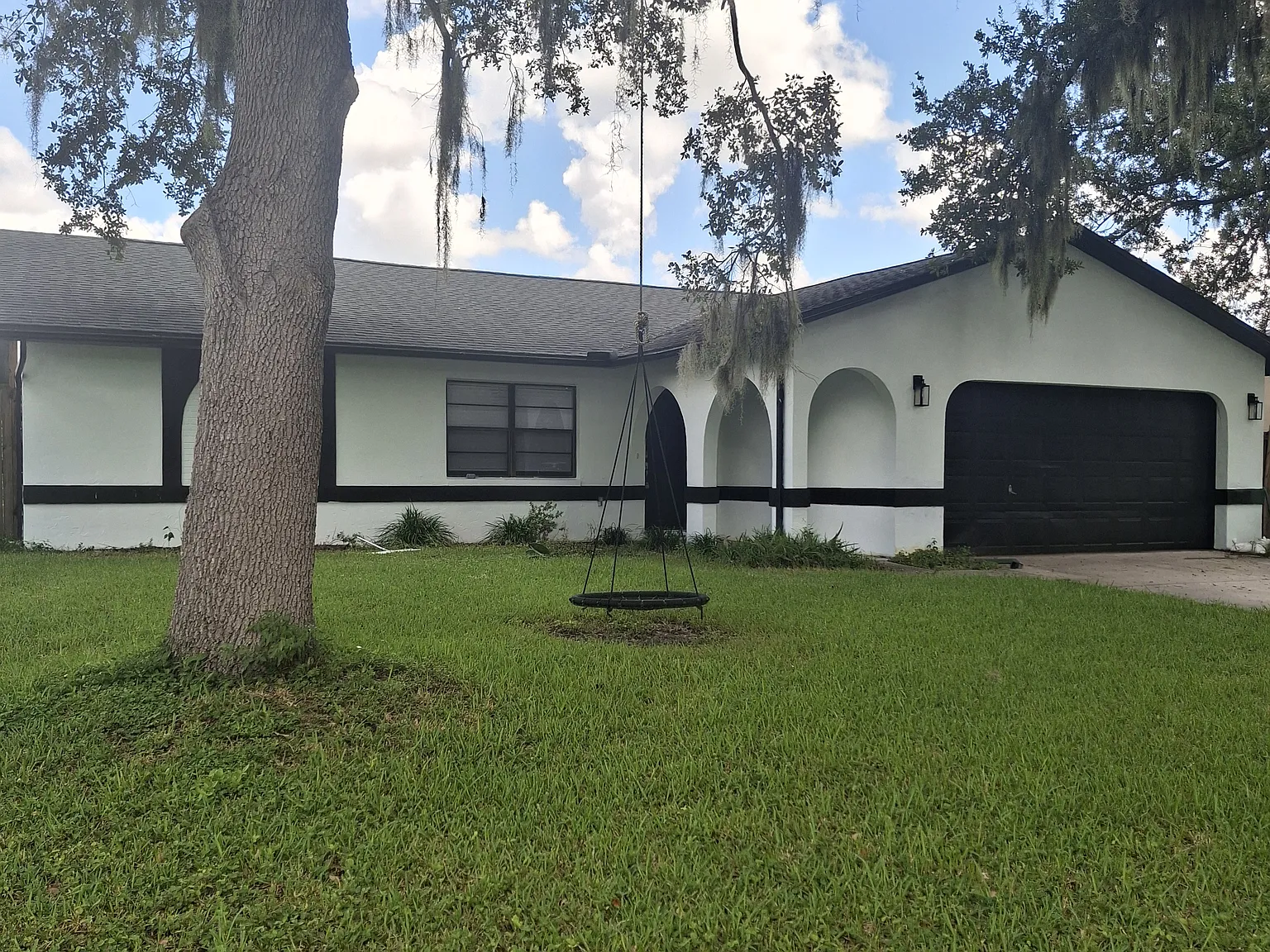 3 bed, 1452 sqft, $3,350 — Photo 2