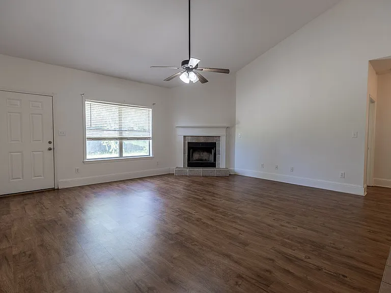 101 Normandy St — Photo 5