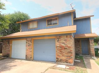 902 E Austin Ave #B, Round Rock, TX 78664