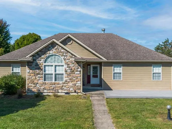 2230 Roaming Hills Dr, Richmond, IN 47374
