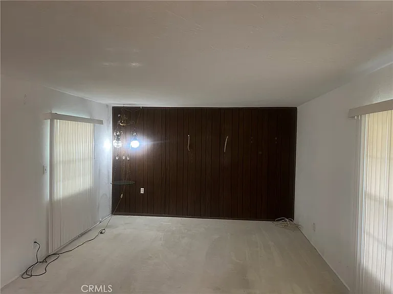 543 Flores St — Photo 2
