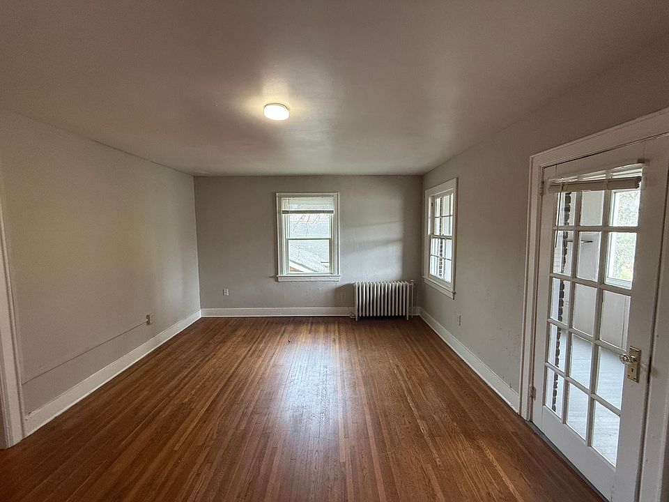 1st image of 1412 Park Dr APT 4