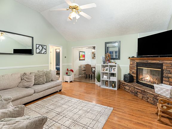 4th image of 107 Fall Creek Dr