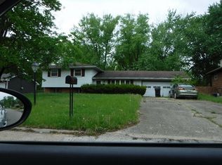 1320 Springfield Rd, East Peoria, IL 61611