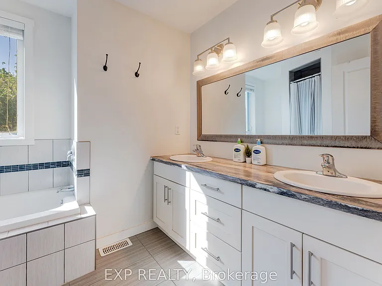 487 East Ave #5 — Photo 32