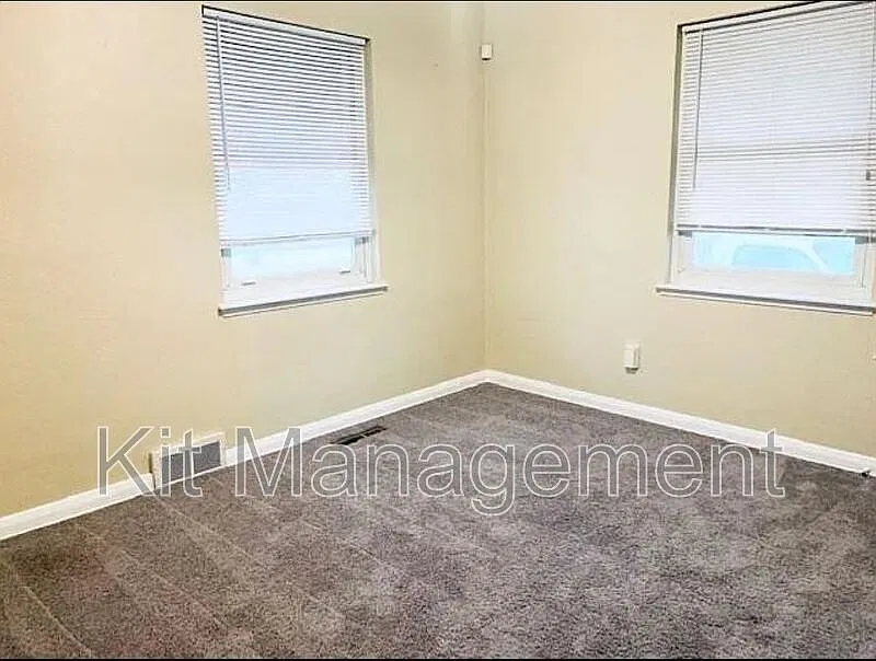 Move In Ready 3 Bedroom Home — Photo 4
