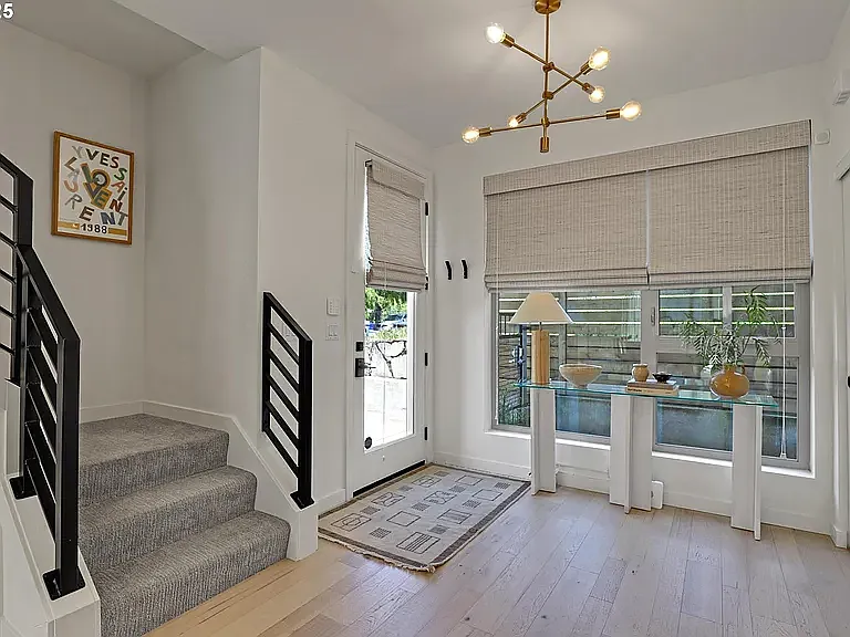 3512 N Haight Ave — Photo 19