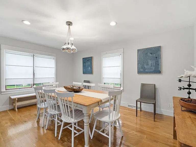 10200 Grandview Rd — Photo 11