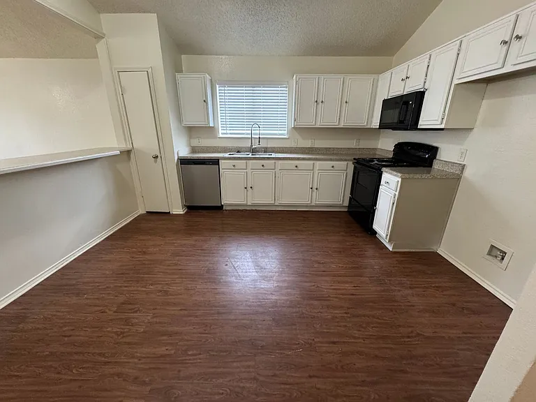 4024 Periwinkle Dr — Photo 15