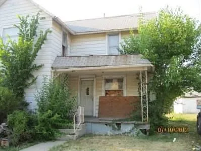 140 W Walnut St photo 1