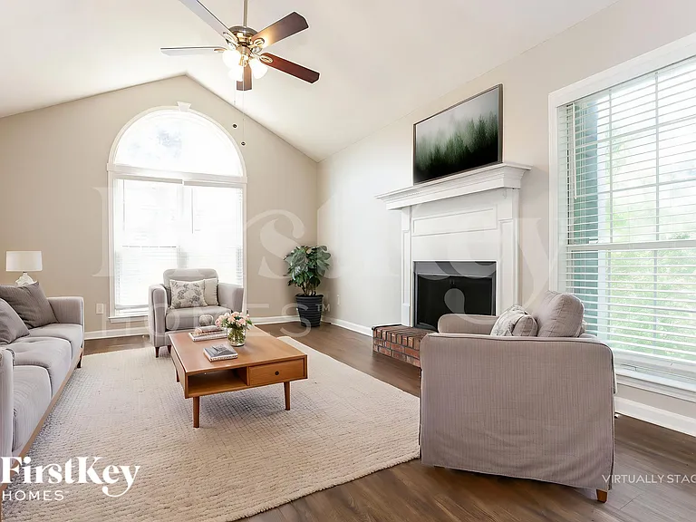 125 Brandywine Dr — Photo 3