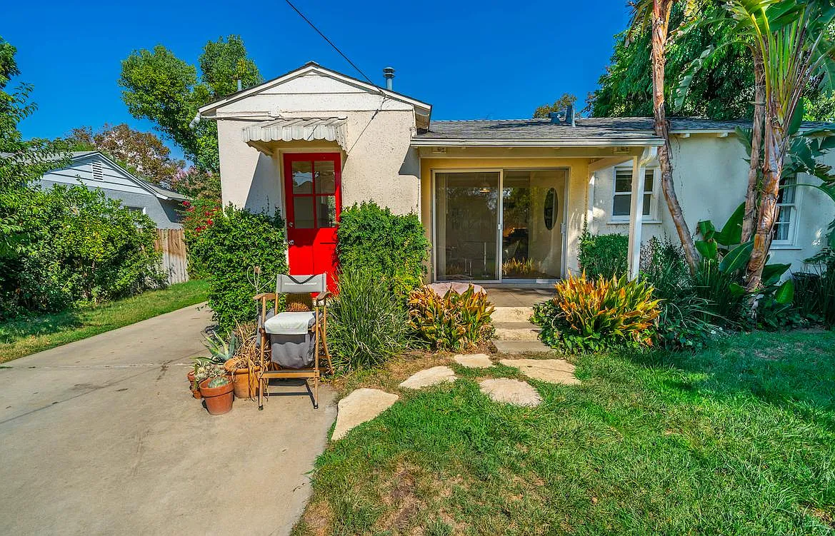 Cantaloupe Ave, Van Nuys — Photo 1