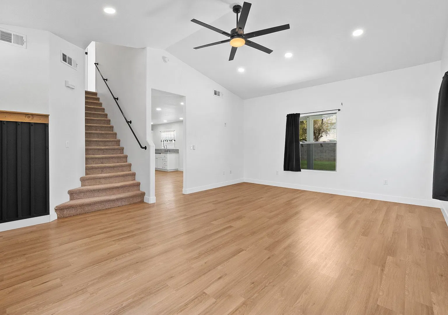 Stunning 3-bedroom Home with Huge Backyard in North Las Vegas — Photo 4