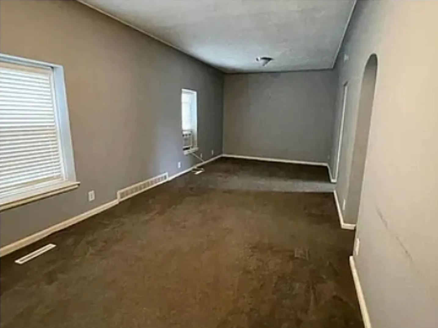 2447 E Walnut Street — Photo 2