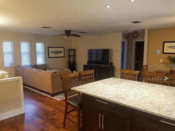 5th image of 912 Seminole Blvd #1