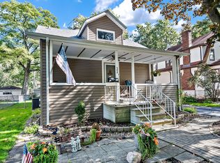 33 S Washington St, Westmont, IL