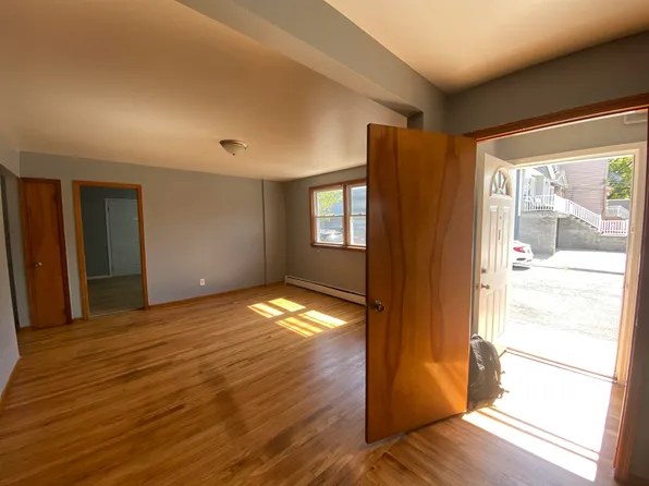 468 Avenue A image 7 of 27