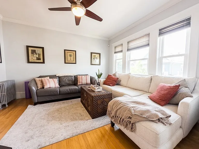 7 Bradford Ave #7 — Photo 2